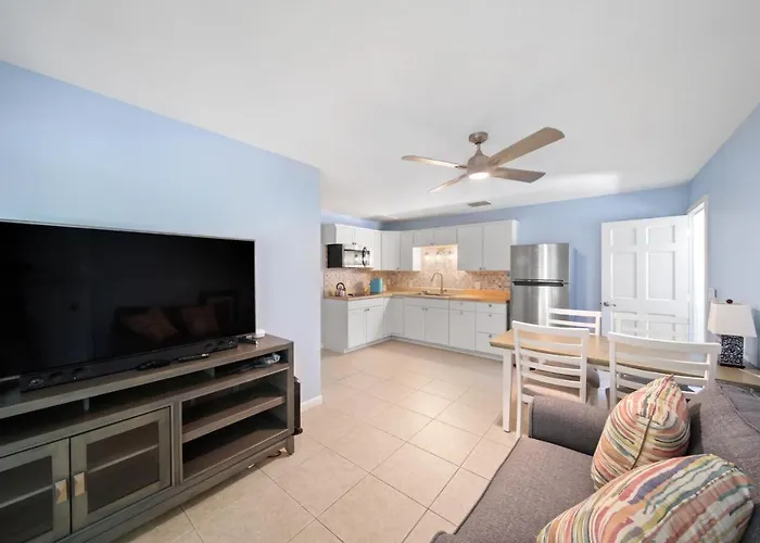 Jensen Beach Pool Home W/ Guest Suite